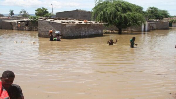 Chuva intensa em Luanda provoca cortes de eletricidade e inundações