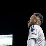 Neymar feliz no regresso ao Santos apesar da estreia com empate