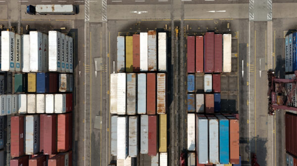 Declarações conflitantes nas negociações entre EUA e China aumentam confusão comercial global