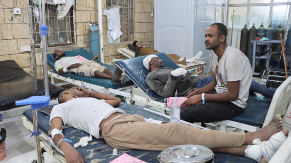 Suposto ataque aéreo dos EUA atinge centro de imigrantes no Iêmen; TV Houthi diz que 68 morreram