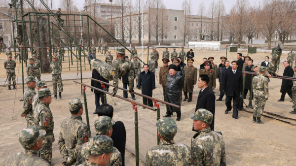 Coreia do Norte confirma envio de soldados para Rússia e Putin celebra "heróis"