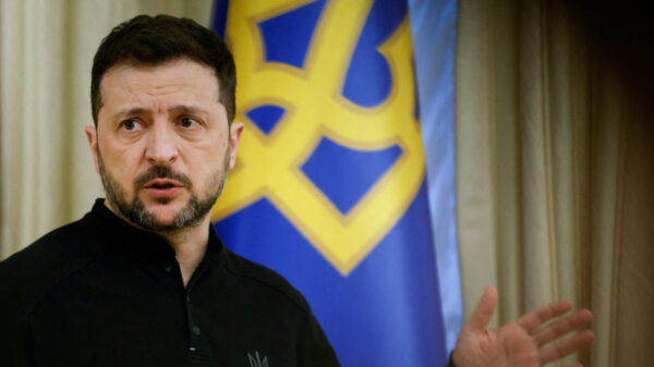 Zelenskiy suspeita que Rússia esteja "preparando algo" em Belarus