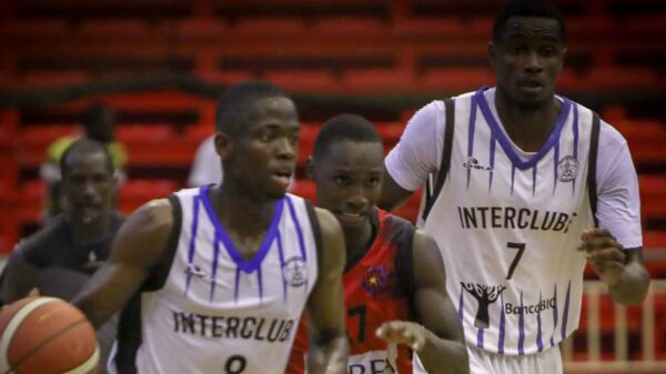 1.º de Agosto derrota Interclube e iguala “play-offs”