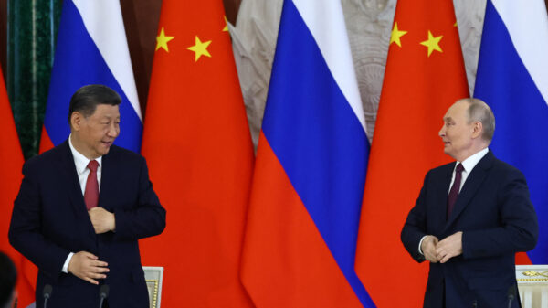 Rússia e China aumentarão cooperação para enfrentar EUA, diz declaração conjunta