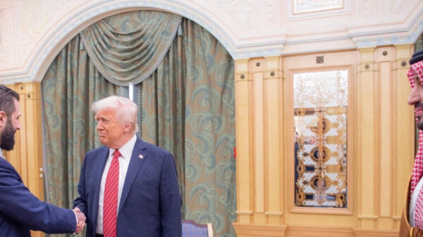 Trump se reúne com presidente sírio e pede que ele estabeleça laços com Israel
