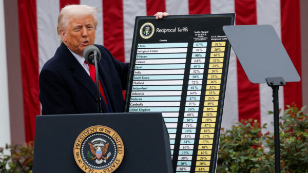Tribunal bloqueia tarifas de Trump sobre importações nos EUA