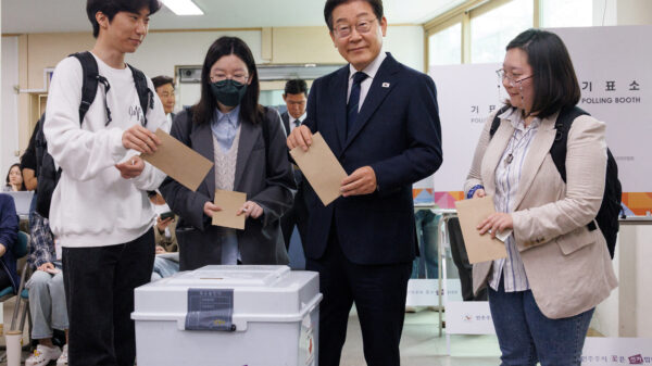 Votação antecipada na Coreia do Sul tem recorde de comparecimento