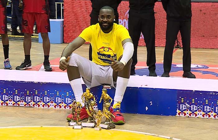 Aboubakar Gakou eleito MVP do nacional de basquetebol