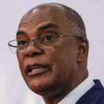 Suspensão de debate sobre pacote eleitoral aproxima Angola da “ditadura”