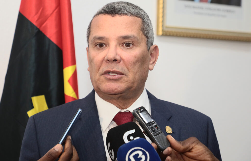 Rui Falcão representa Angola na Conferência Desportos CPLP em Portugal