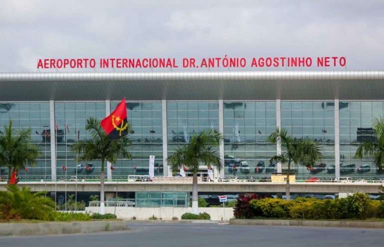 A transferência de voos para o novo aeroporto foi adiada para 30 de Setembro para o novo Aeroporto Dr. António Agostinho Neto.
