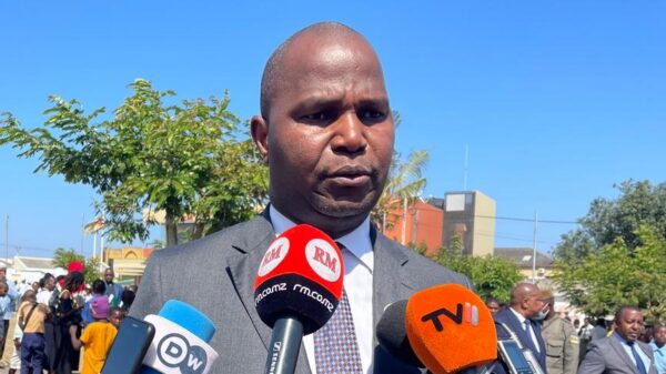 Moçambique vai investir nas renováveis para fornecer eletricidade a África