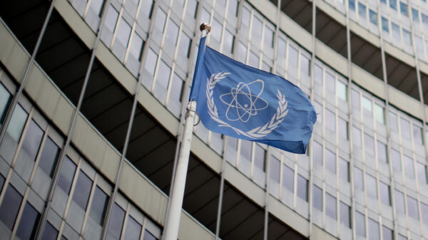 Órgão de vigilância nuclear da ONU diz que Irã está violando obrigações
