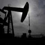 Petróleo sobe quase 9% após ataques de Israel ao Irã