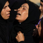 Fogo israelense mata 140 em Gaza em 24 horas, dizem médicos, enquanto atenção se volta ao Irã