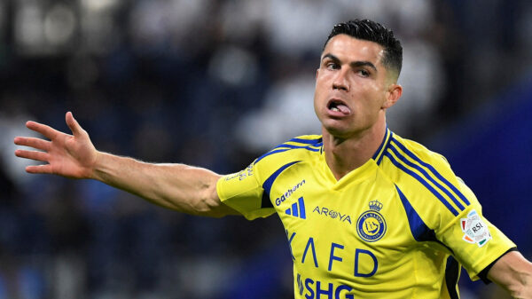 Cristiano Ronaldo renova contrato com Al Nassr até 2027