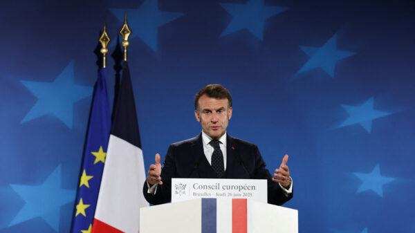 Macron diz que UE não deve aceitar acordo comercial desequilibrado com EUA