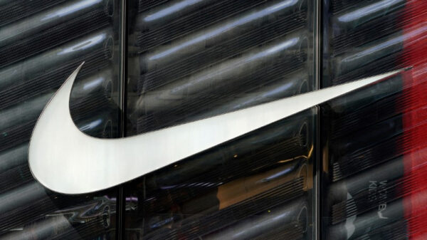 Nike diz que tarifas dos EUA elevarão custos em US$1 bi e planeja reduzir produção na China
