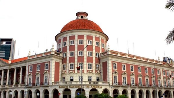 Bancos angolanos podem manter atividades de investimento até 2030