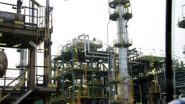Governo prevê investimento de mais de USD 60 mil milhões para sector petrolífero