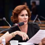 Juiz decreta prisão de deputada ‘bolsonarista’ que saiu do Brasil após condenação
