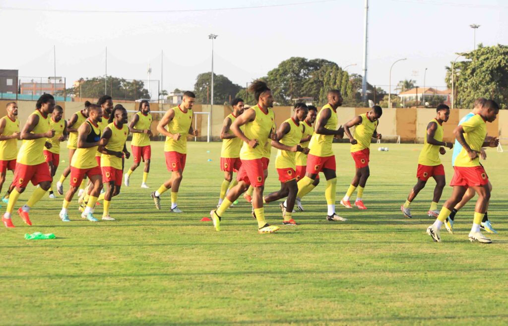 Palancas Negras partem para o palco da COSAFA