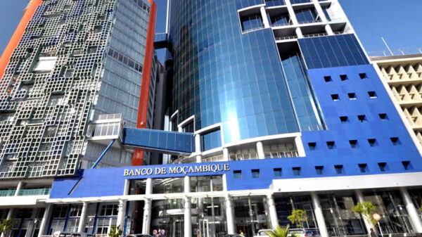 Risco soberano de Moçambique permanece em "nível severo"
