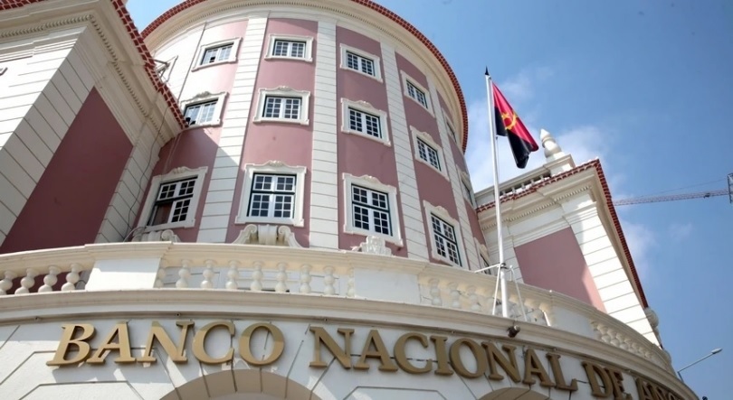 Banco Nacional de Angola alerta que rejeitar moedas sem motivo pode resultar em multa de até 180 dias.