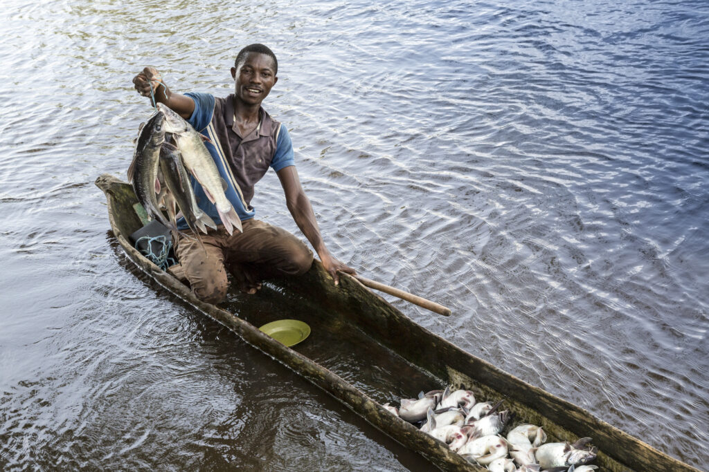 Moçambique prevê novo recorde na pesca em 2025, com expectativa de mais de 548 mil toneladas, impulsionado pela pesca artesanal.