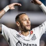 Neymar renova com o Santos até ao final de 2025