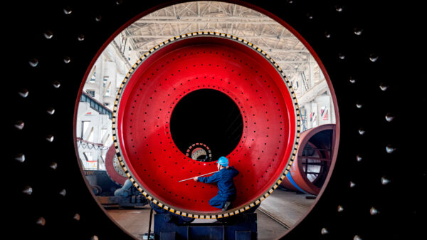 Atividade industrial da China volta a crescer em junho, mostra PMI do Caixin