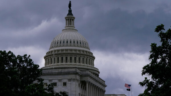 Projeto de corte de impostos de Trump retorna à Câmara dos Deputados em meio à divisão