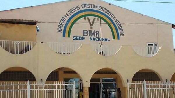 Autoridades angolanas encerram Igreja por alegadas práticas de branqueamento de capitaisAutoridades angolanas encerram Igreja por alegadas práticas de branqueamento de capitais